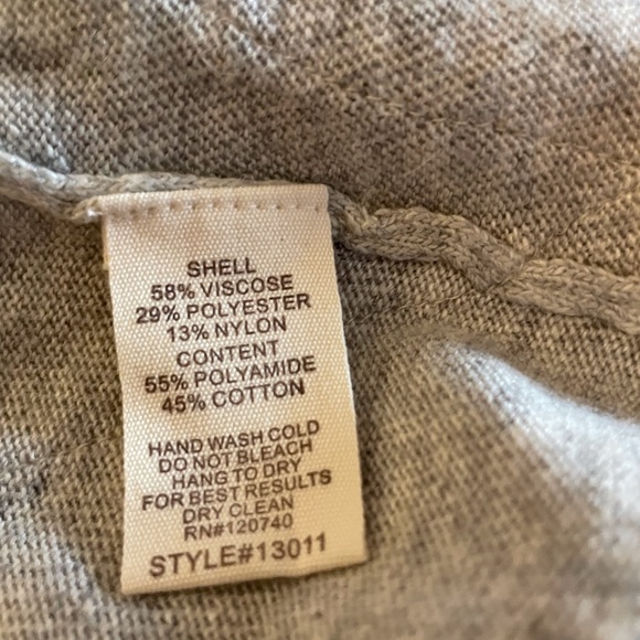 Mystree light gray sweater with lace bottom. - Picture 7 of 8